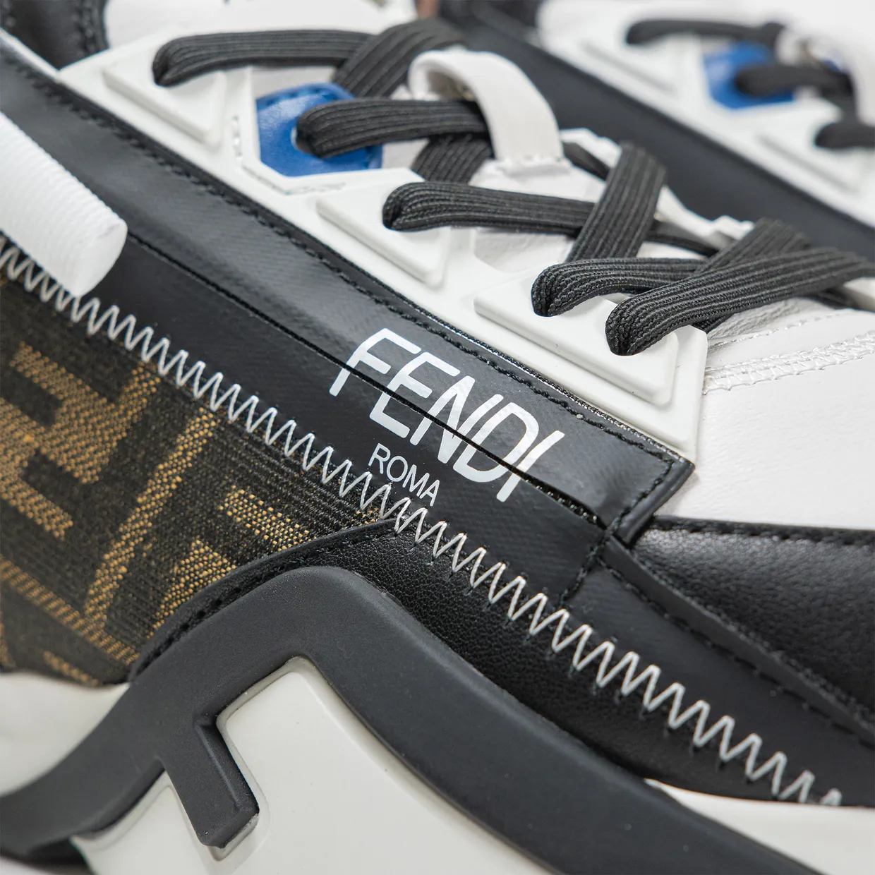 Flow Sneakers