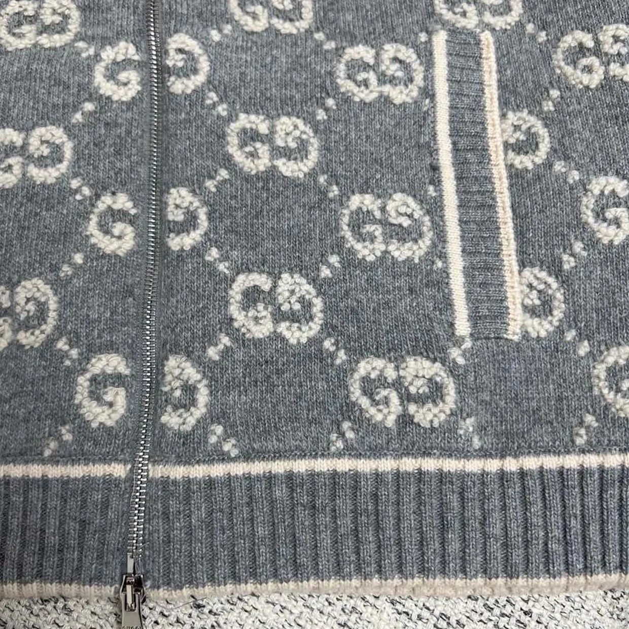 GG Bouclé Stitch Jacquard Cardigan