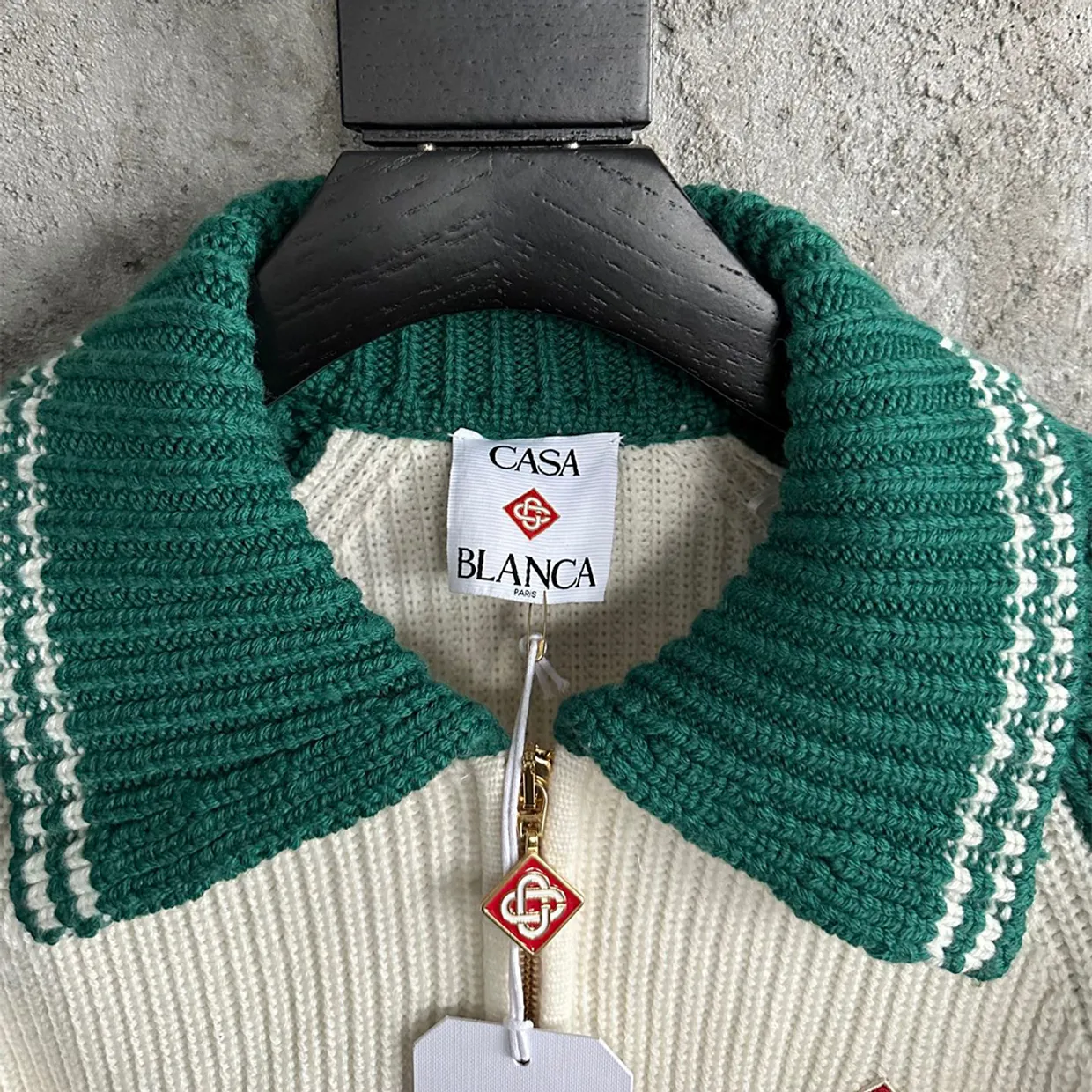 Cashmere‑Blend Cable Knit Zip Jumper