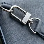 LV Avenue Slingbag