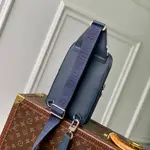 LV Avenue Slingbag