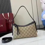 GG Emblem Medium Shoulder Bag